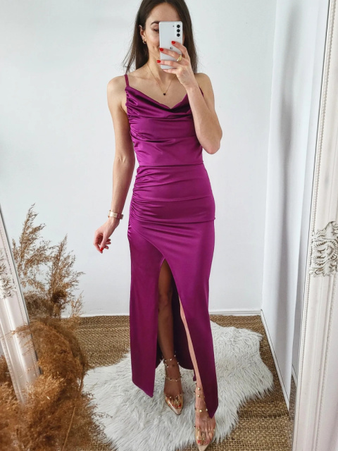 Aurella długa dopasowana sukienka z rozcięciem fioletowa