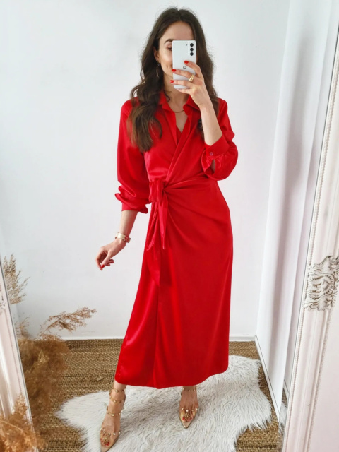 Czerwona satynowa sukienka kopertowa Renee