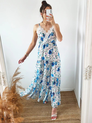 Szyfonowa sukienka w kwiaty Julianna niebieska